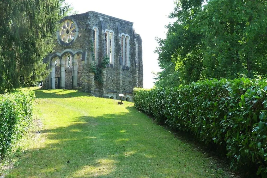 Cottage Les Pyrenees Au Bord De L'Eau Barbazan Holiday home