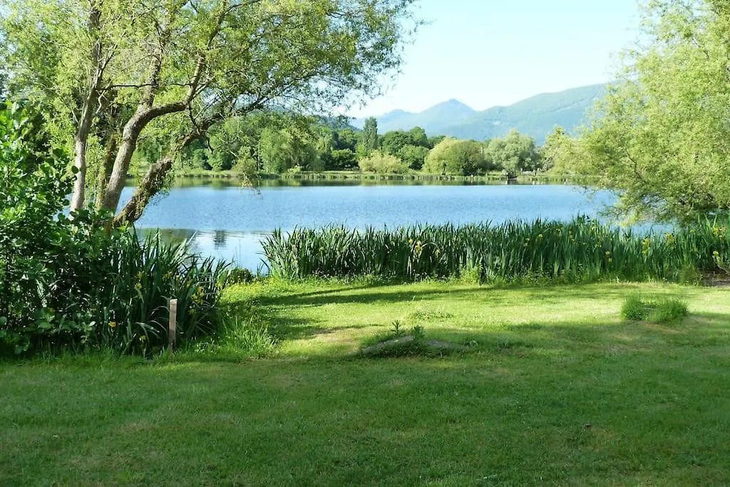 Holiday home Cottage Les Pyrenees Au Bord De L'Eau Barbazan France